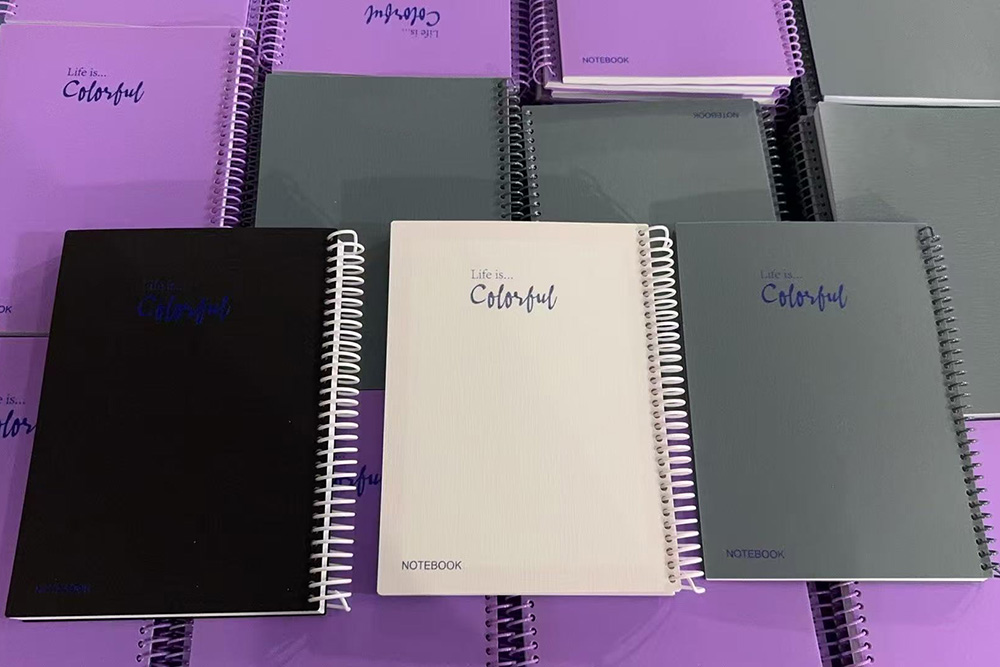 Viene lanciato il New Spiral Coil Notebook, illuminando una nuova esperienza di scrittura