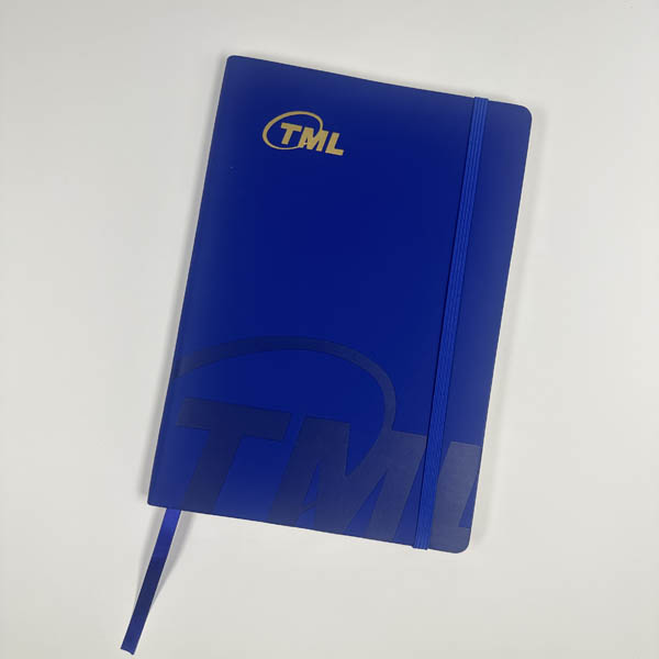 In che modo le soluzioni personalizzate di quaderni con copertina rigida possono migliorare l'identità del marchio e la fedeltà dei clienti